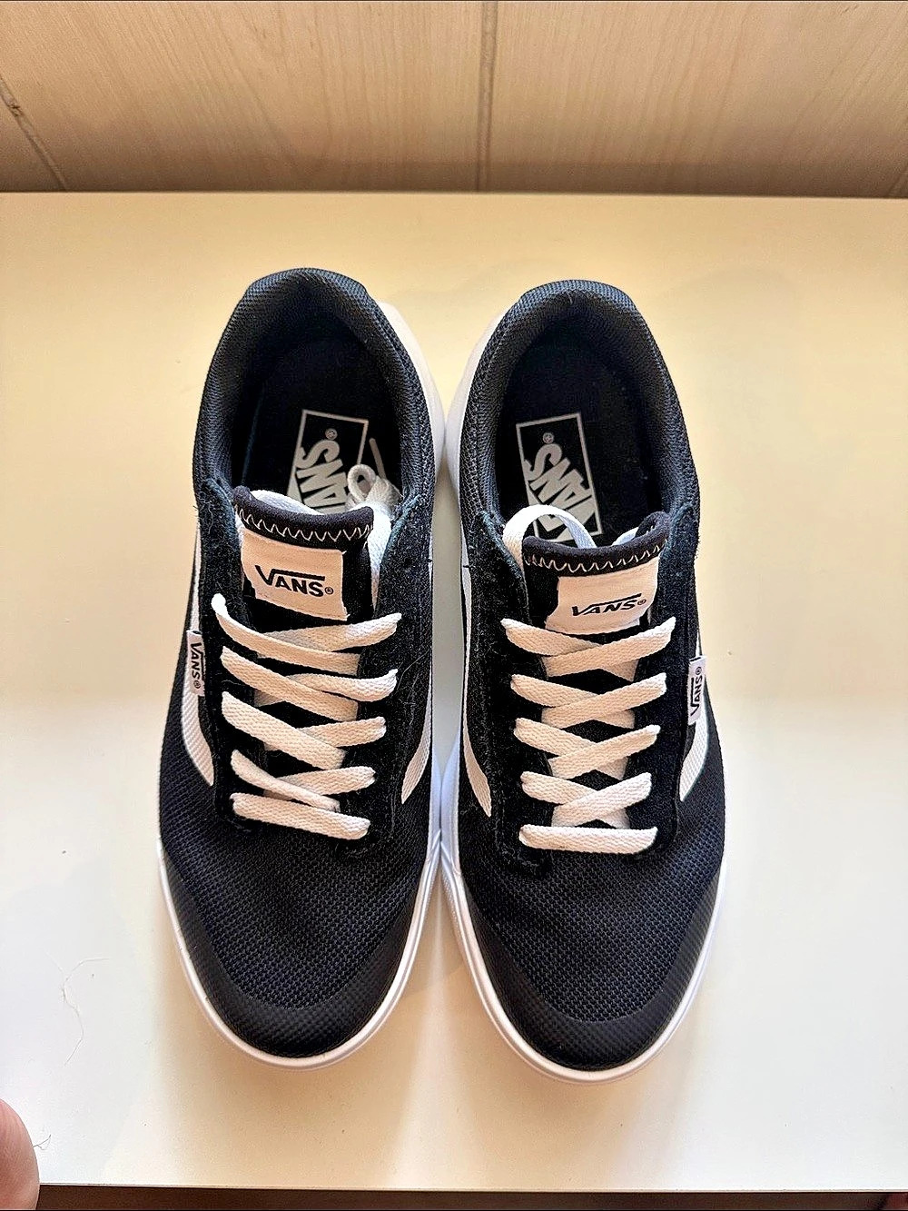 Vans Ultra Range Black & White Sneakers